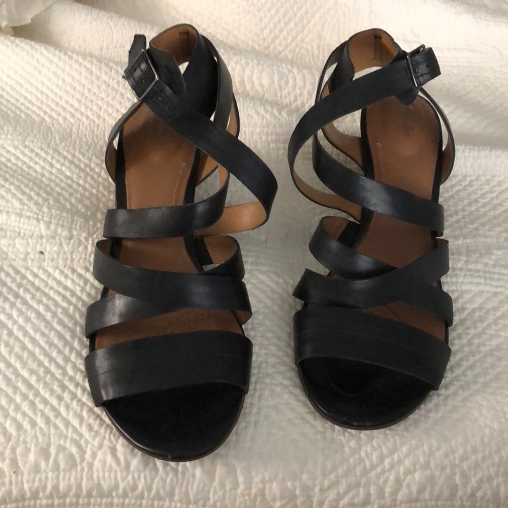 Black leather sandals